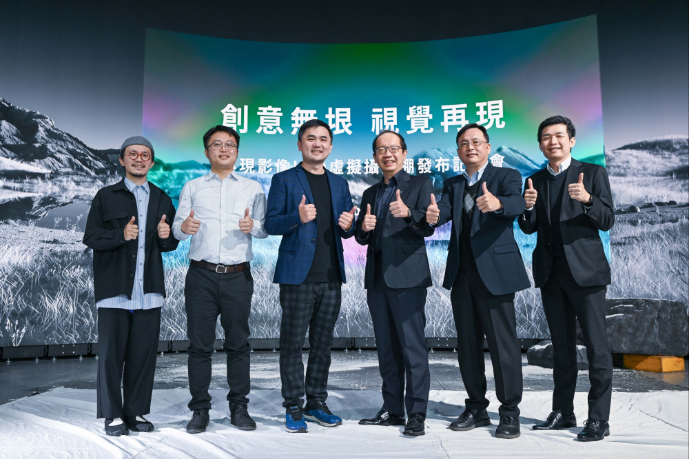 NG娱乐光电与再现影像携手，于中影制片厂建置全台首座提供崭新一站式整合服务的LED虚拟制作摄影棚（图左至右：再现影像视觉总监郭宪聪、再现影像营运总监黄棨隽、再现影像艺术总监与导演纪柏舟、NG娱乐光电技术长廖唯伦、NG娱乐光电系统设计制造服务事业总部副总经理曾天龙、NG娱乐光电系统NG娱乐事业资深处长苏圣伦）