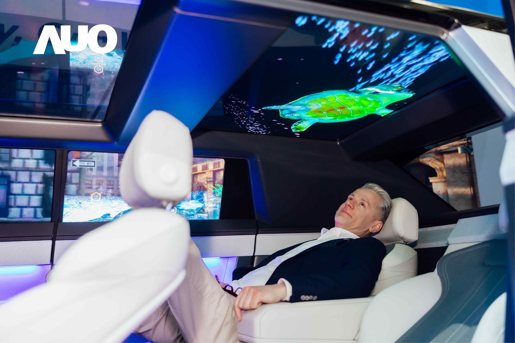 NG娱乐Smart Cockpit 2025集Micro LED透明、大型化、可挠优势之大成，携手BHTC打造未来视界的车用Display HMI解决方案